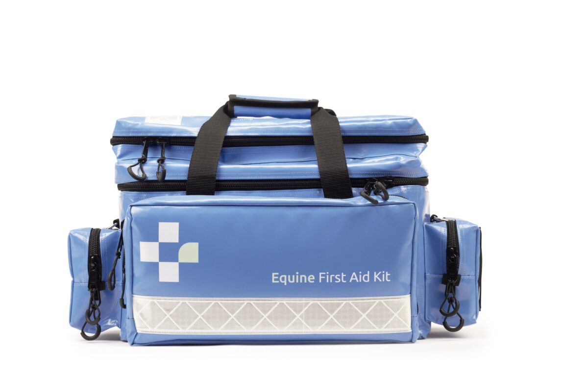 EHCE - Equine First Aid Kit _packshot ehbo kit
